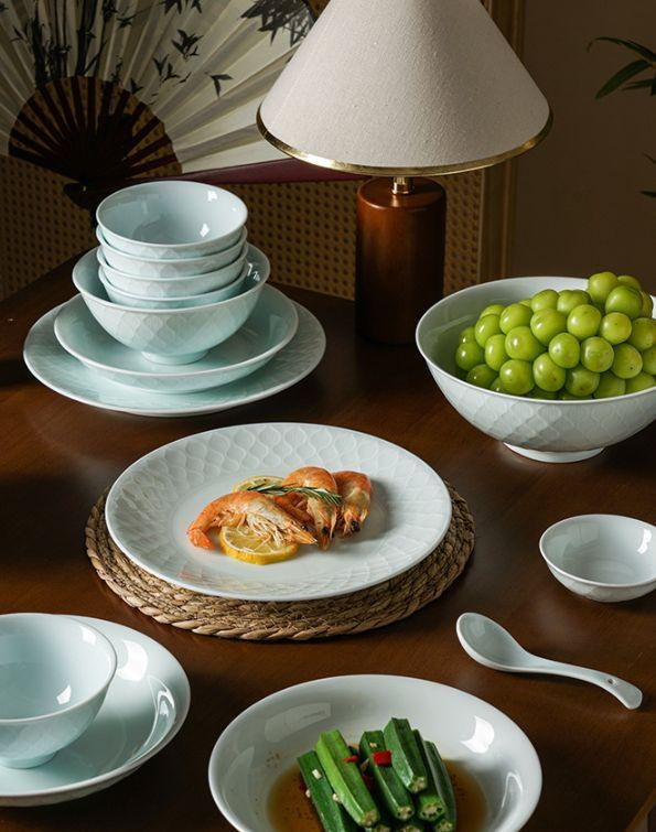 Porcelain (blue and white) Tableware - INFINITE TOMATO