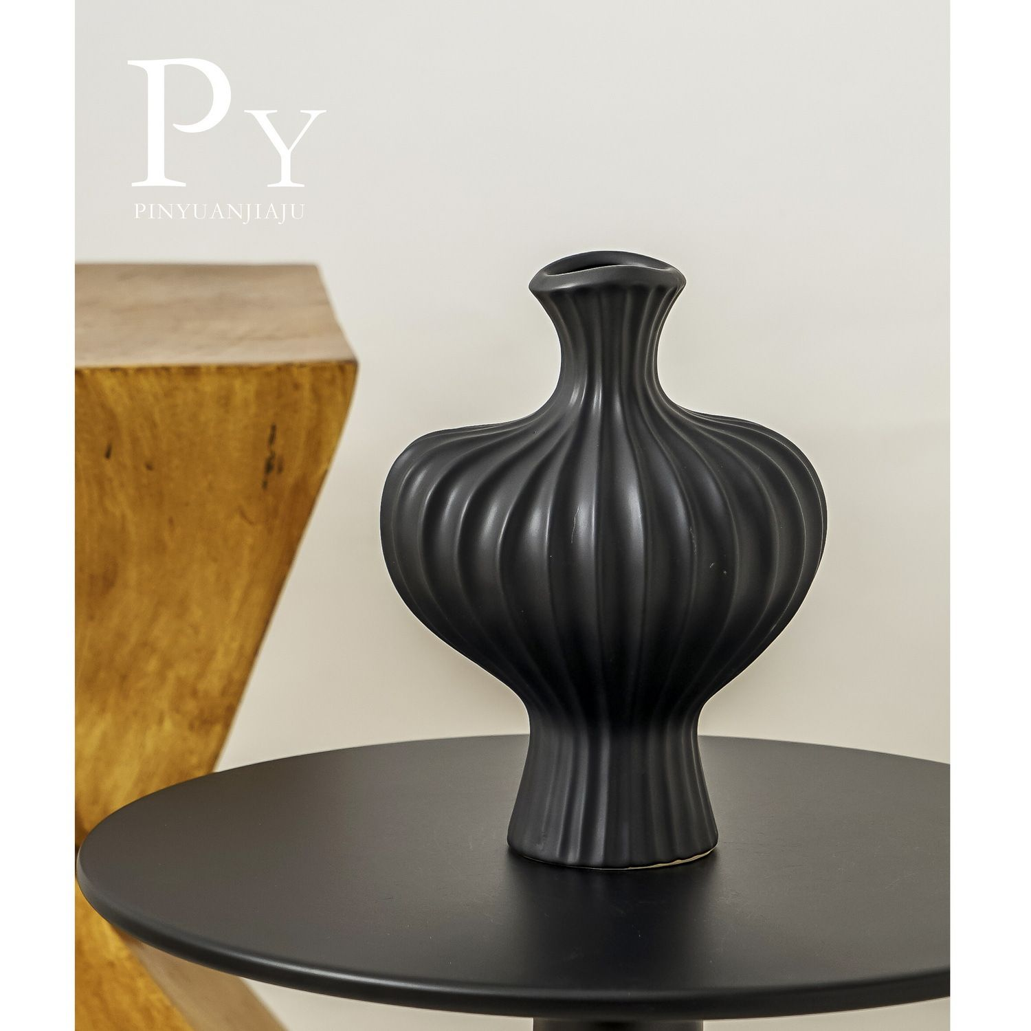 Ceramic Vase - INFINITE TOMATO