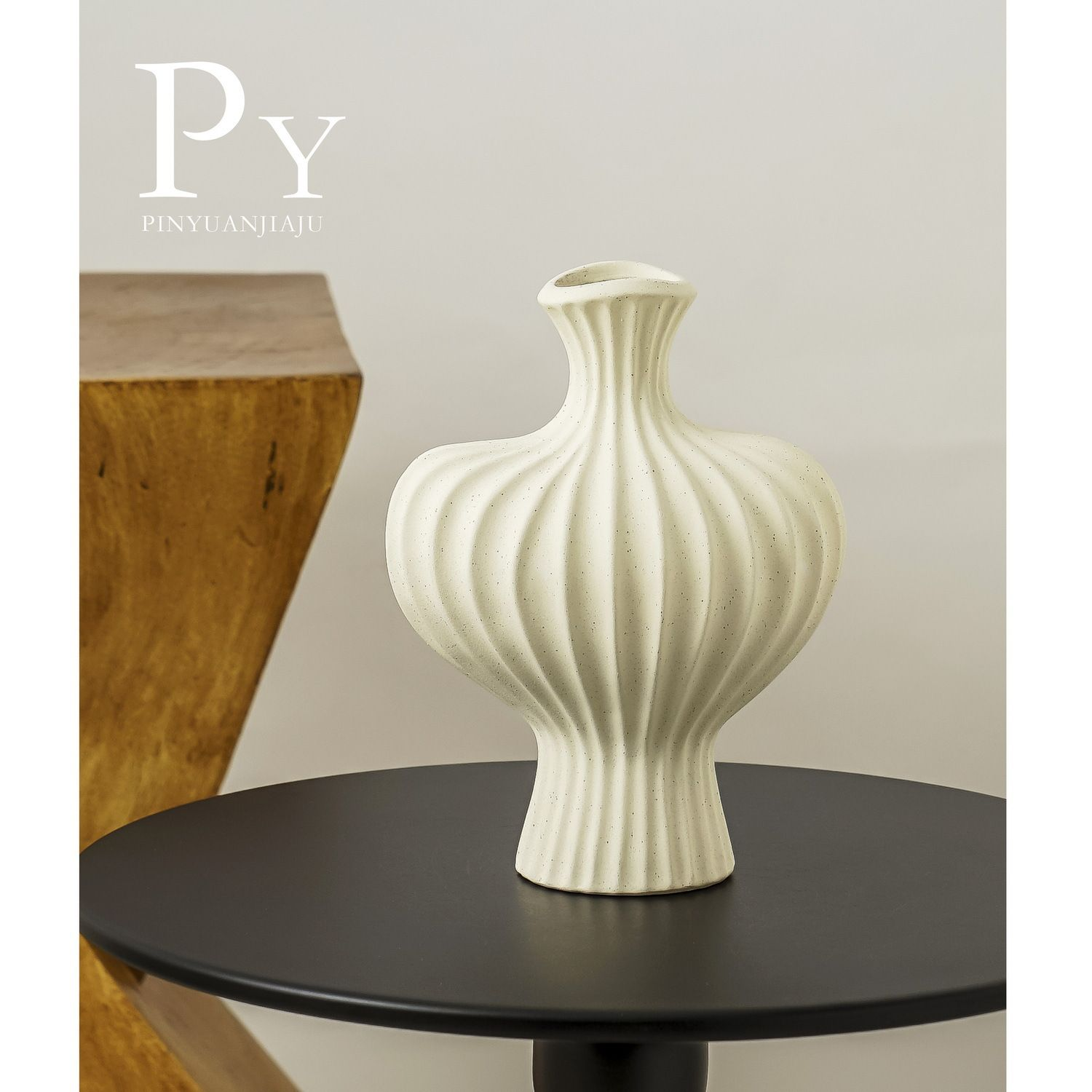 Ceramic Vase - INFINITE TOMATO