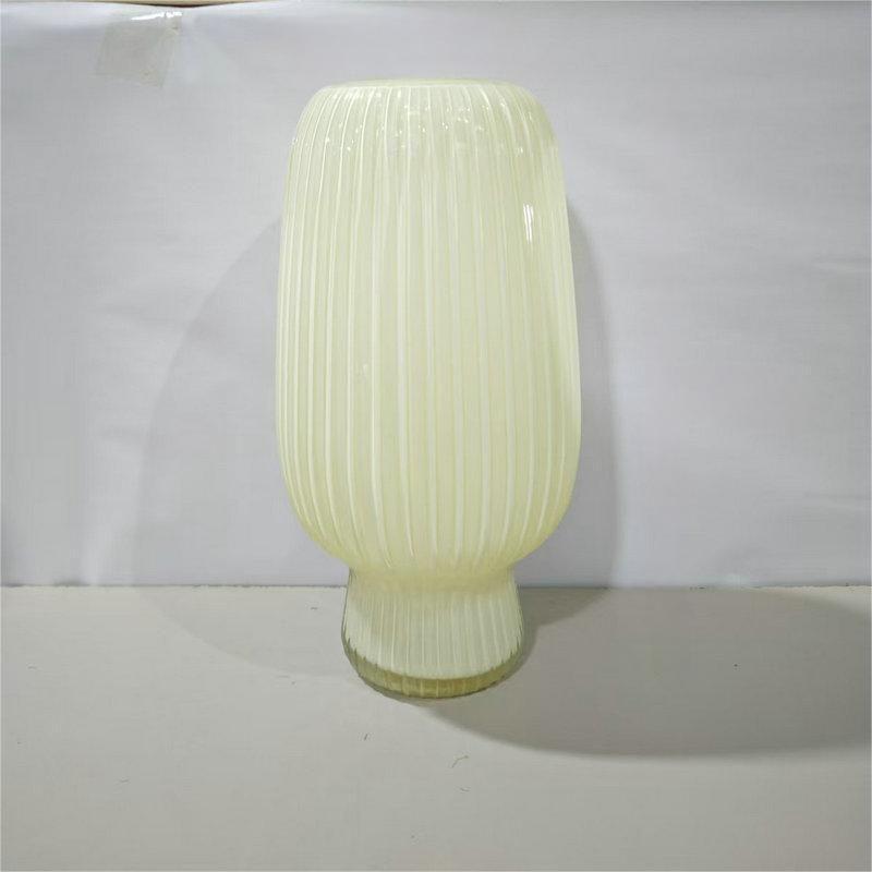Vase 699